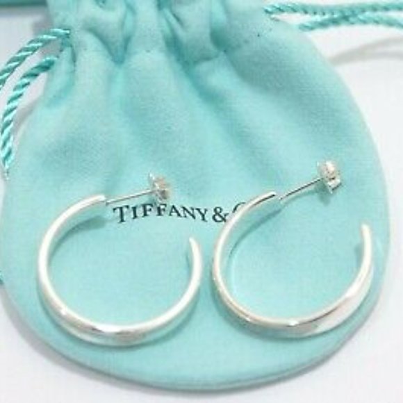 🌟🌸HOST PICK 🌟🌸 NWOT Tiffany 925 Silver 1837 Medium Hoop Earrings Box & Pouch - Picture 9 of 9